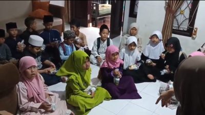 Pimpinan Redaksi SorotRepublika Buka Kesempatan Berbagi di Program Jumat Berbagi, Donasi Bebas Berupa Makanan hingga Minuman Pimpinan Redaksi SorotRepublika Buka Kesempatan Berbagi di Program Jumat Berbagi, Donasi Bebas Berupa Makanan hingga Minuman